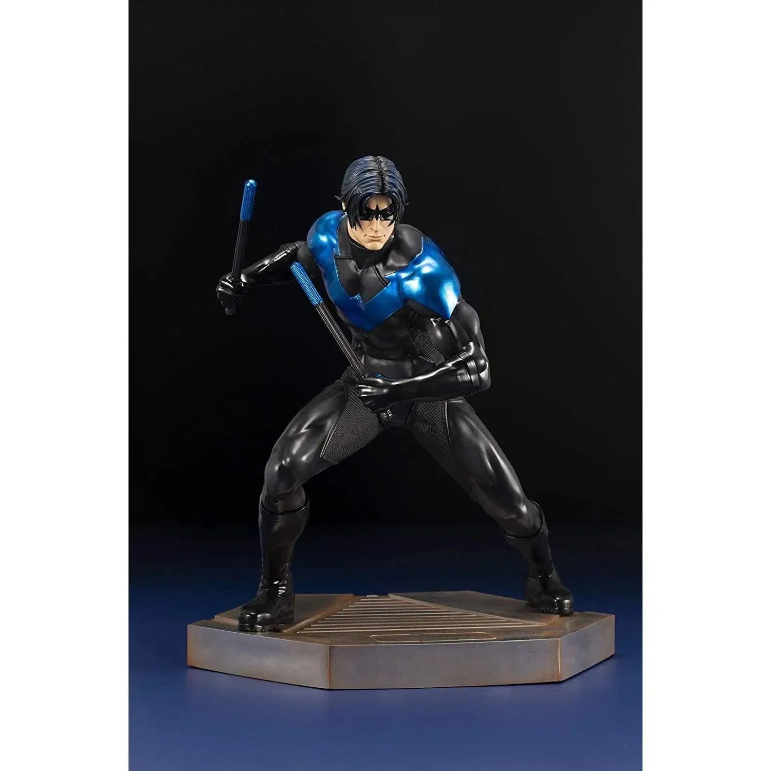 DC Comics - Nightwing Statue (Titans Series) - Kotobukiya - ArtFX